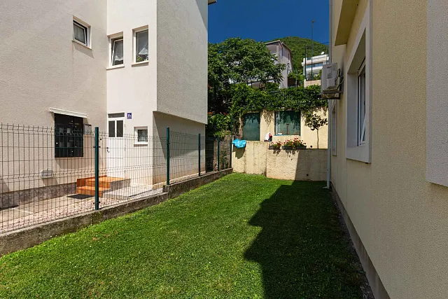 Apartment with Sea View, Bijela — photo 6